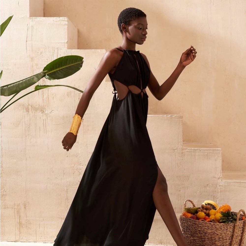 Elegant Black Backless Evening Dress 

in the style of a Cult Gaia